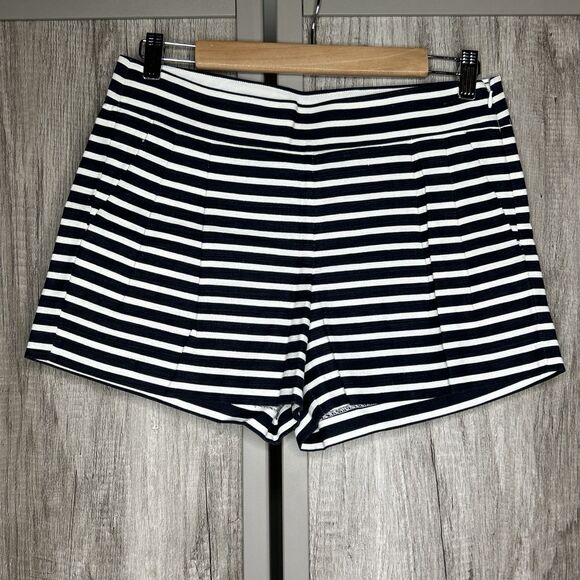 J Crew Shorts Size 4 Preppy Horizontal Stripes White and Navy Pockets - Picture 1 of 6